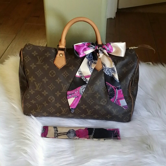 Louis Vuitton Handbags - AUTH Vintage LV Speedy 35